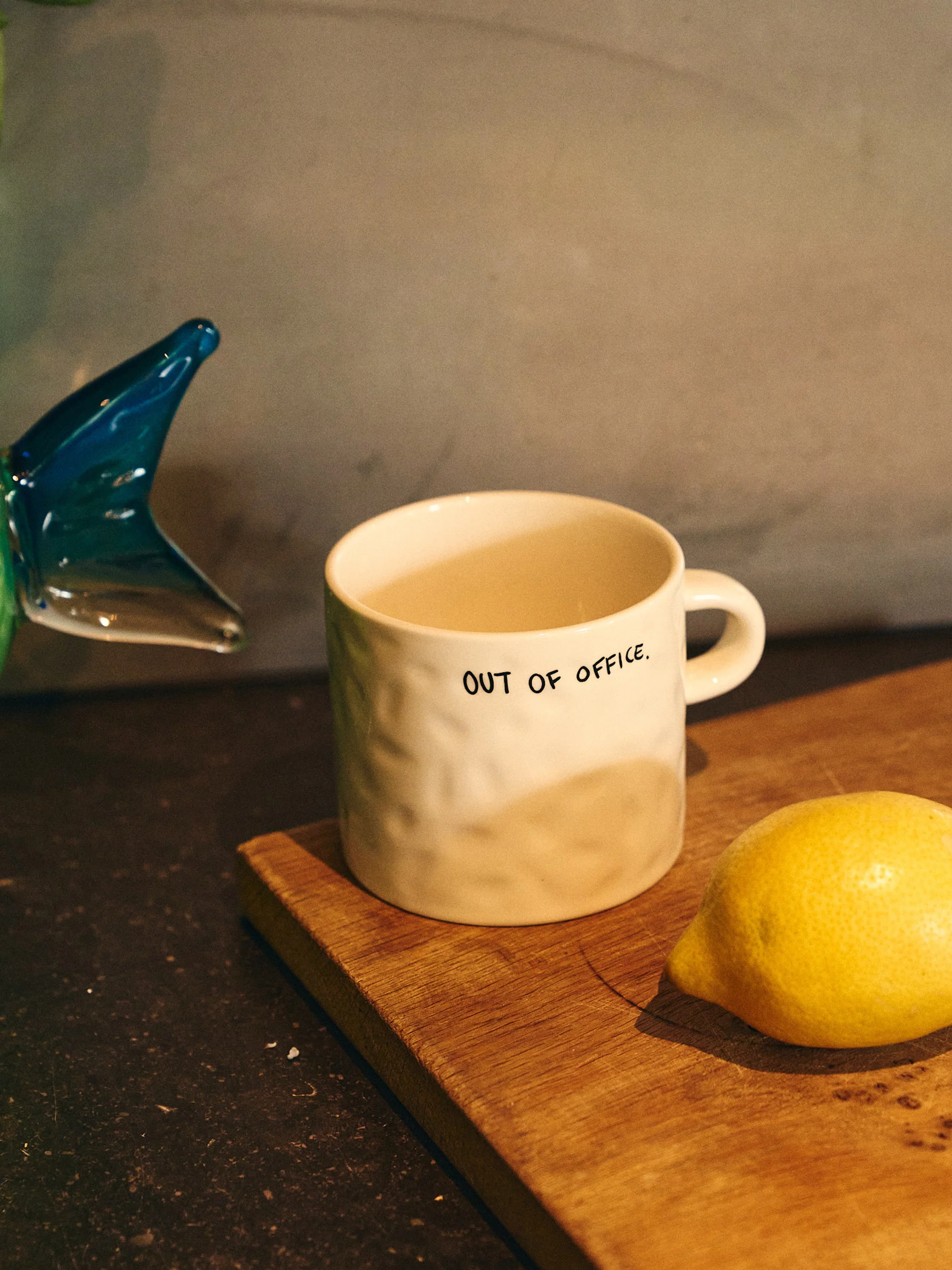 Handbeschilderde beker Out of Office
