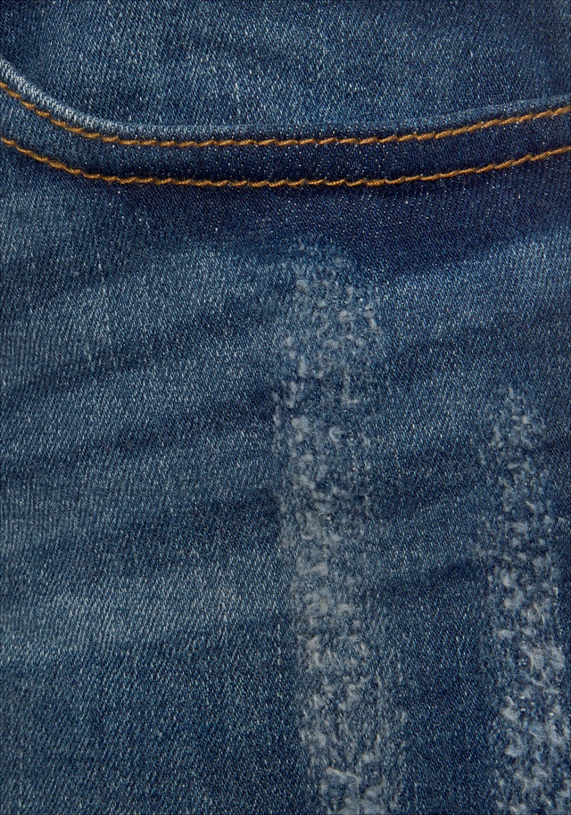 Buffalo Jeanshotpants , mit Fransen am Saum, Shorts aus elastischer Baumwolle