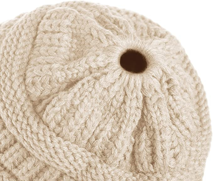 Damen Strickmütze mit Zopfloch Winter Mütze für Pferdeschwanz   Zöpfe (One Size) - Beige