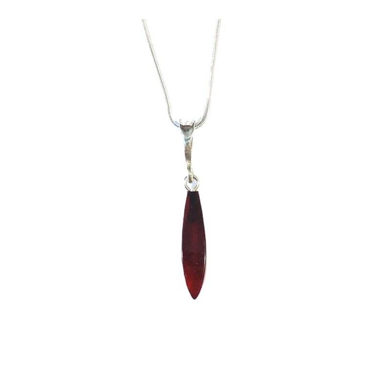 Collier avec de l'ambre cerise