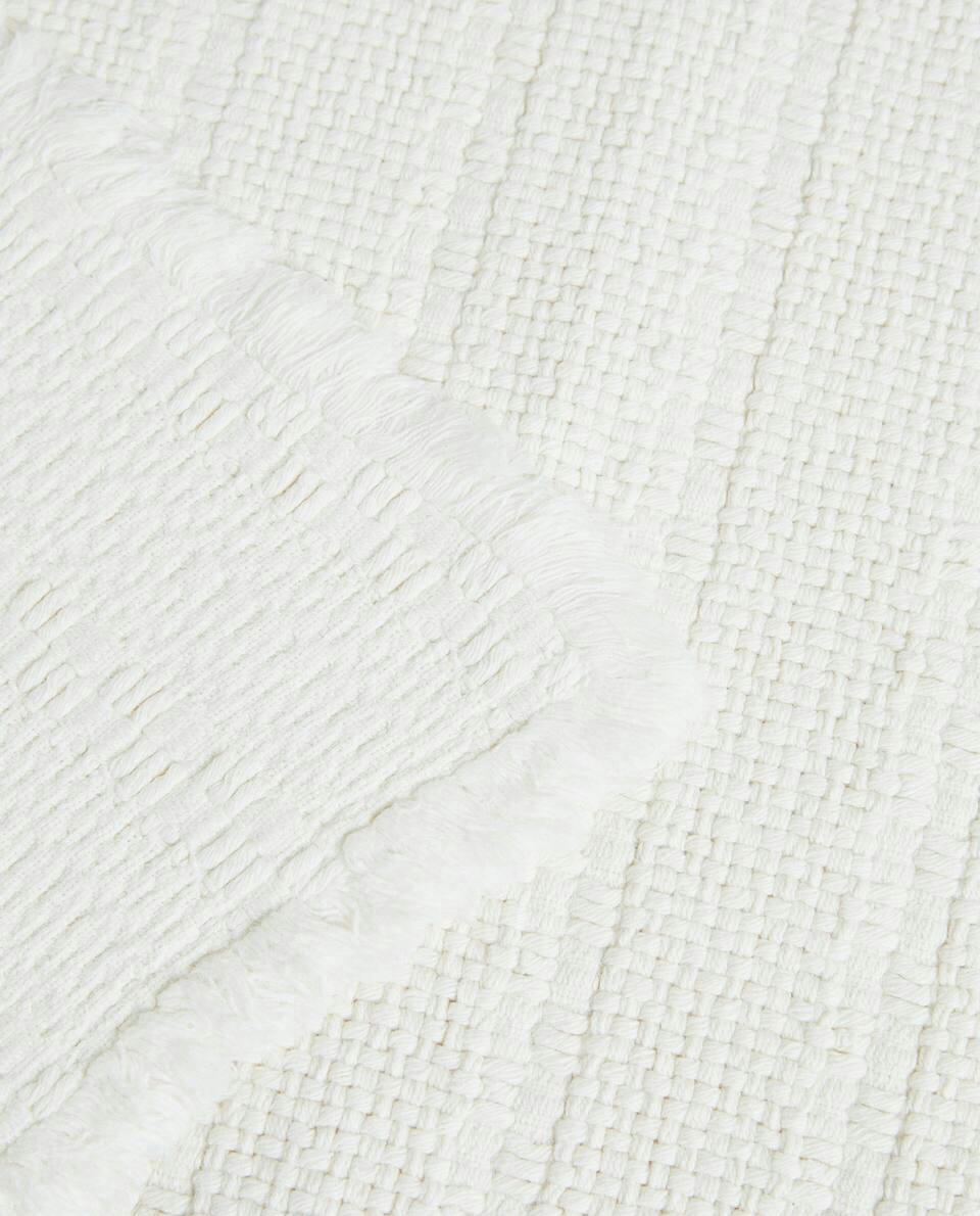 TAPETE DE BANHEIRO ANTIDERRAPANTE COM DESIGN DE TRELIÇA