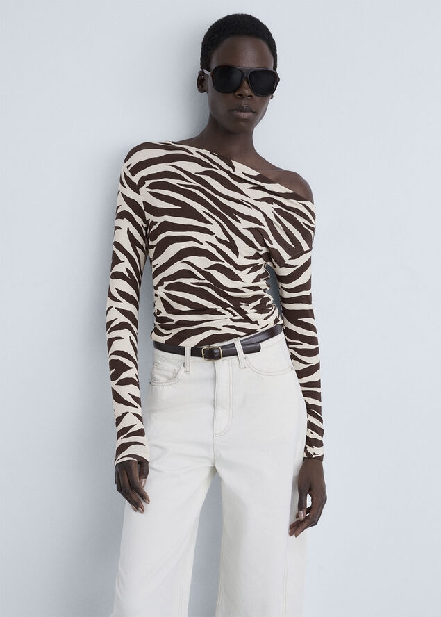 MANGO Zebra asymmetrical neck t-shirt Brown