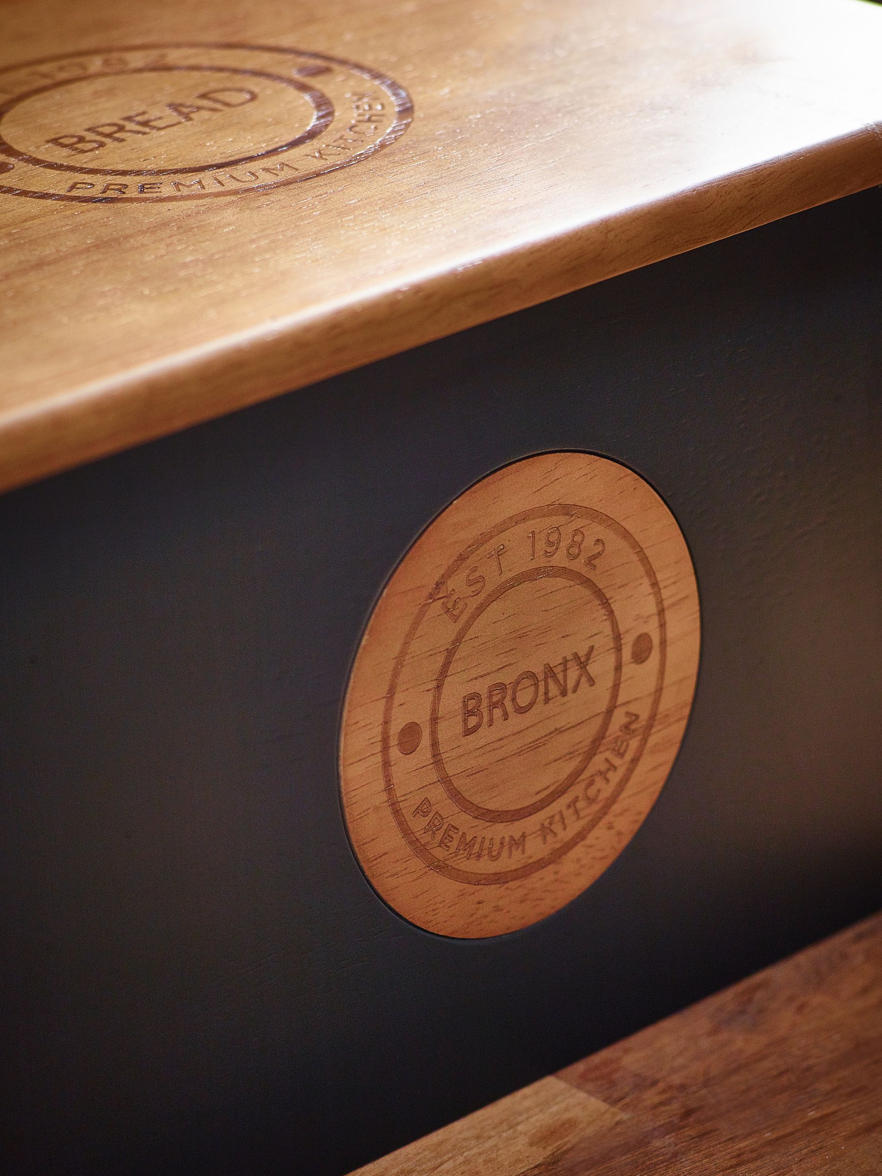 Bronx broodtrommel en plank