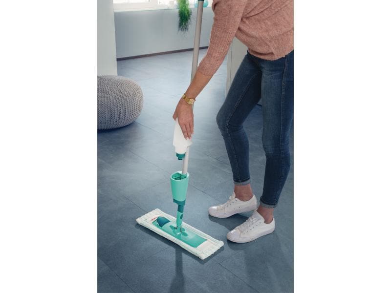 Leifheit Sprühwischer Easy Spray Bodenwischer mit Sprühfunktion am Stiel