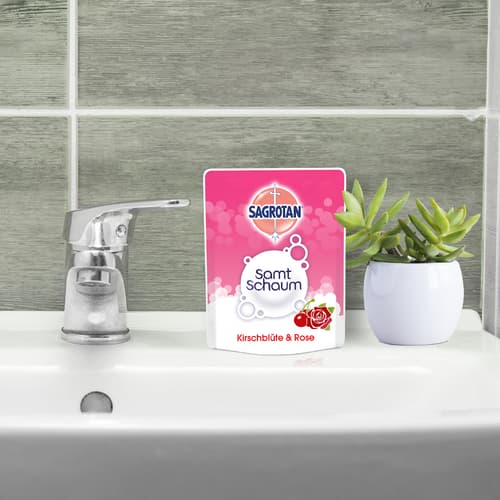 Sagrotan Samt-Schaum Seife Nachfüller Kirschblüte & Rose