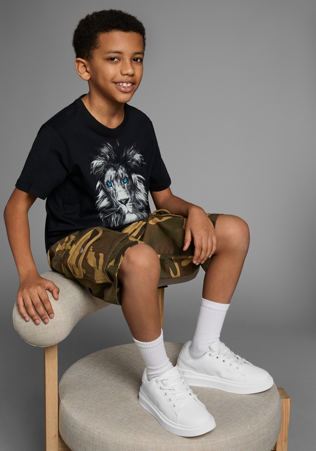 KIDSWORLD T-Shirt »Mit Löwenprint: LION WITH BLUE EYES«, Kurzarm,  Basic-Passform,  mit trendigem Druck,  Rundhalsausschnitt