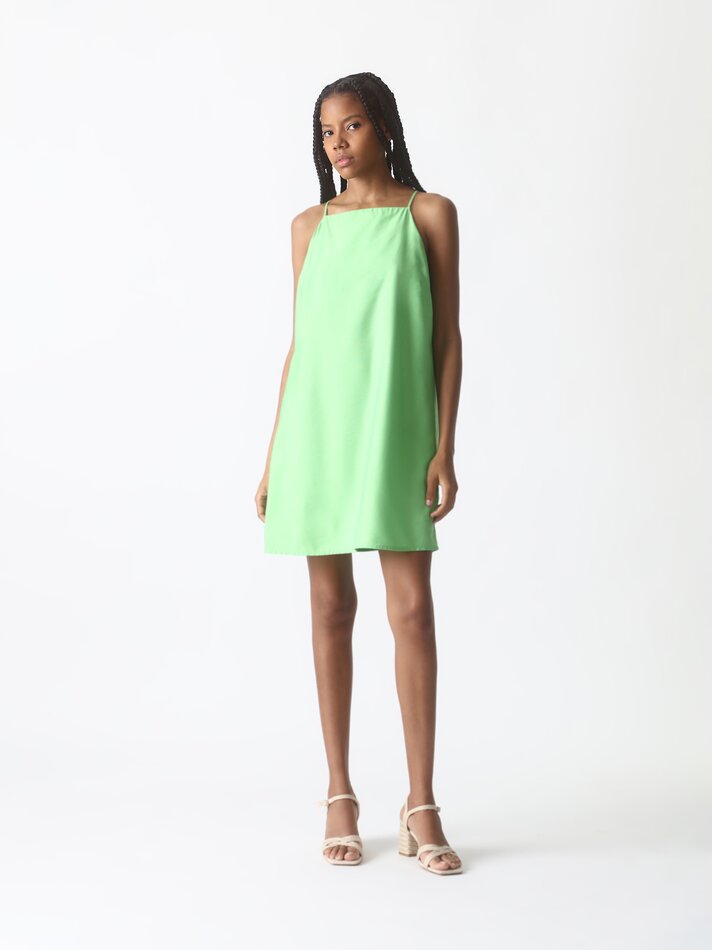 Vestido curto com decote halter - Verde claro