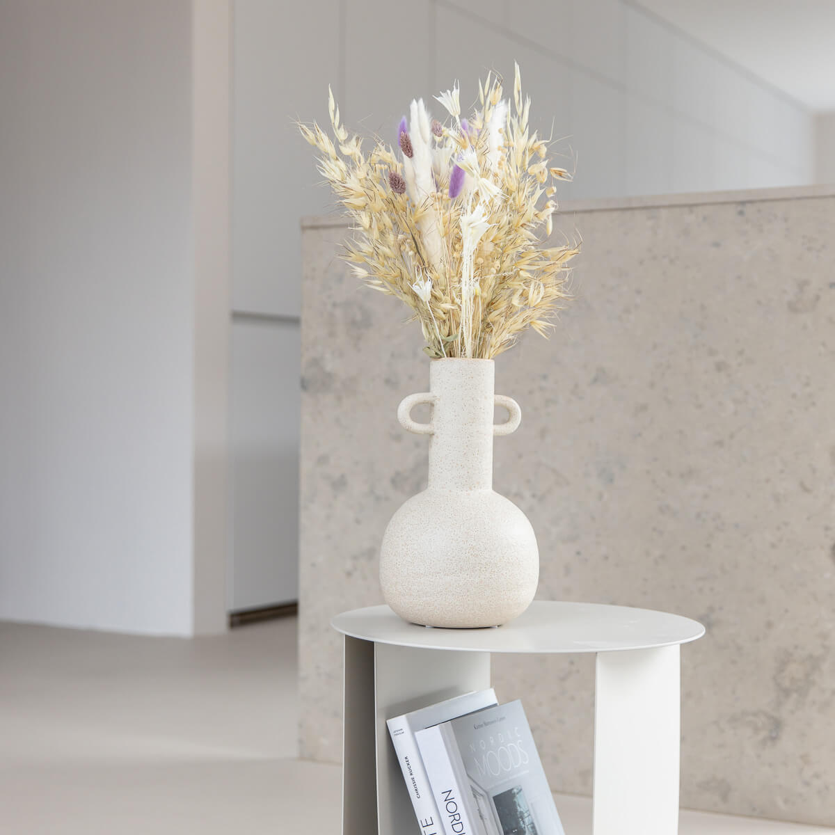 Lila Wild - Handgemaakt gedroogd bloemenarrangement met de kleurentrend van dit jaar