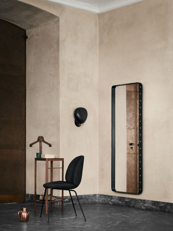 Gubi Cobra wandlamp zwart
