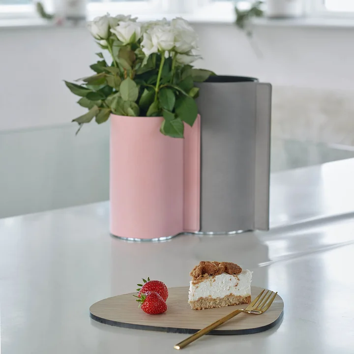 Lind DNA - Cut&Serve Schneidebrett Curve L, 35 x 30 cm, esche