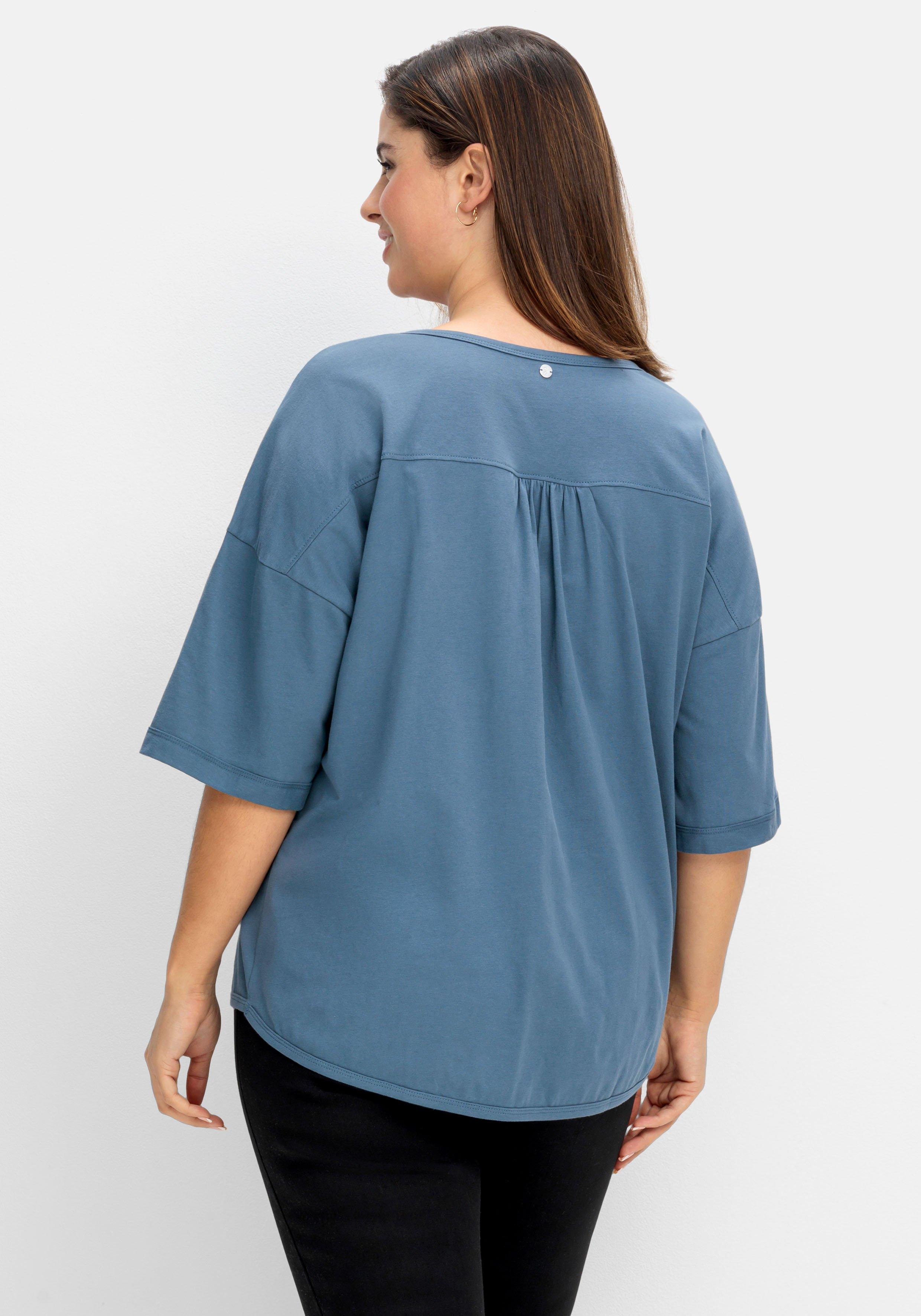 Kastiges Shirt mit Brusttasche aus Spitze
