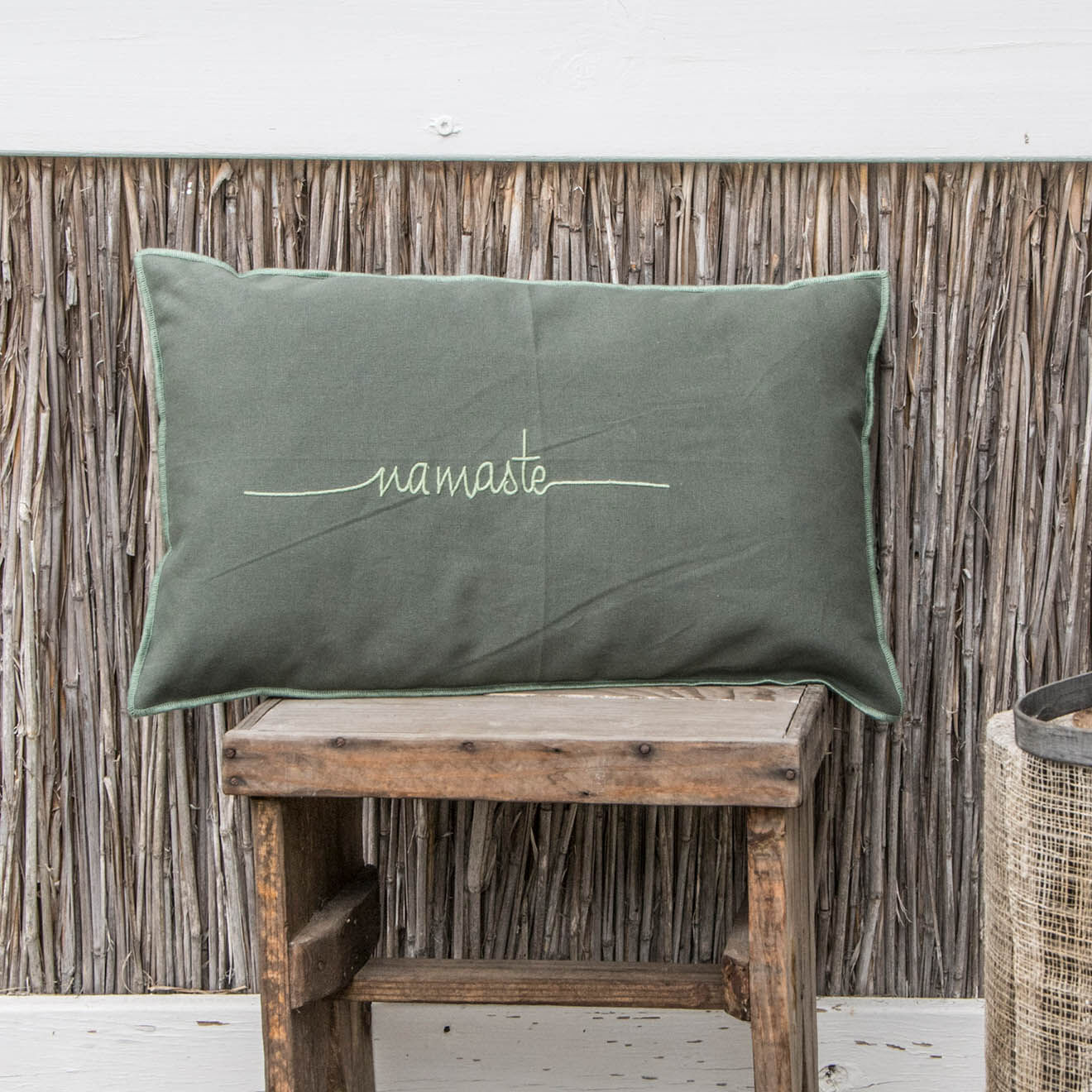 Febronie Housse de coussin Namaste jaune/kaki - 50x30 cm