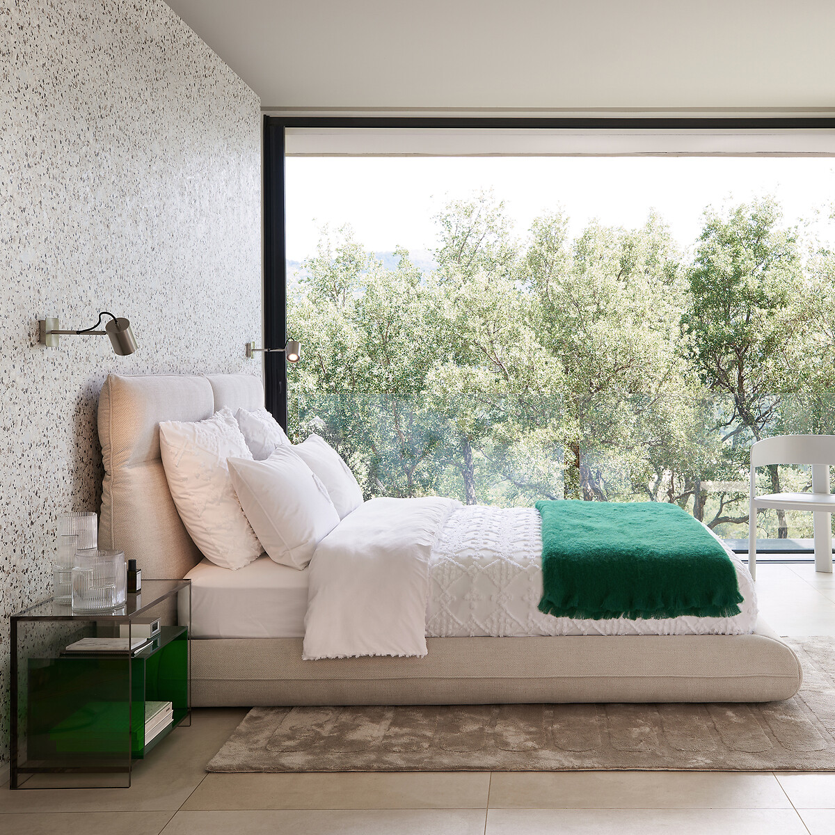 AM.PM<br>Cama com estrado de ripas e cabeceira ajustável, Paol