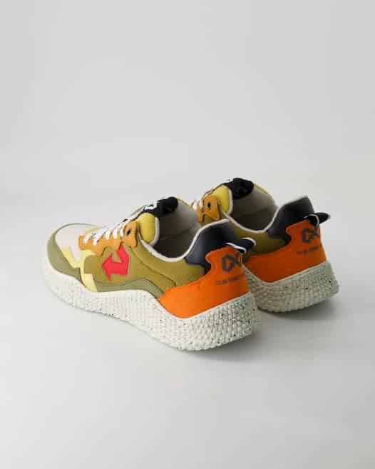 ID.EIGHT Hana Sneaker in Grün