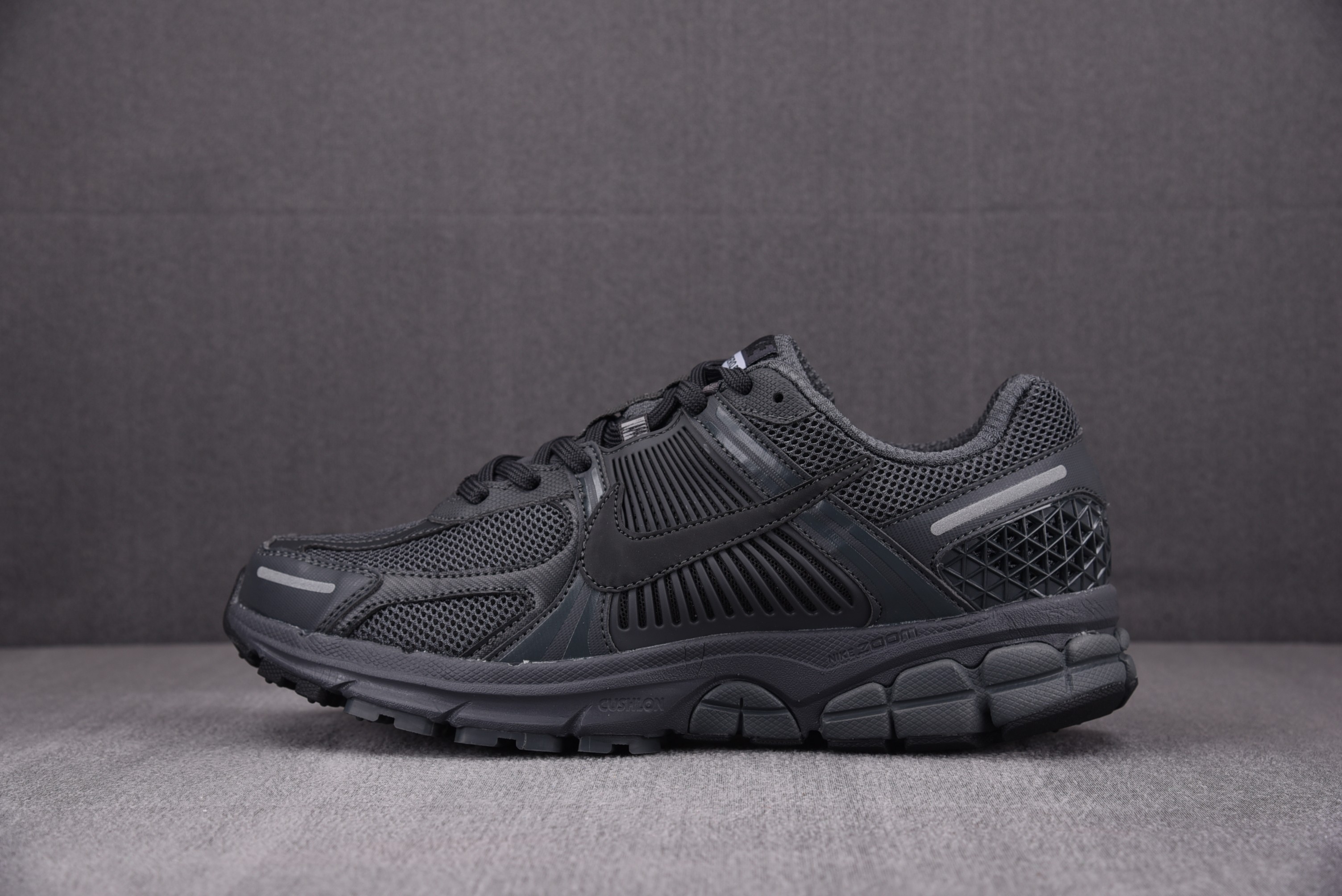 Nike Zoom Vomero 5 SP Anthracite