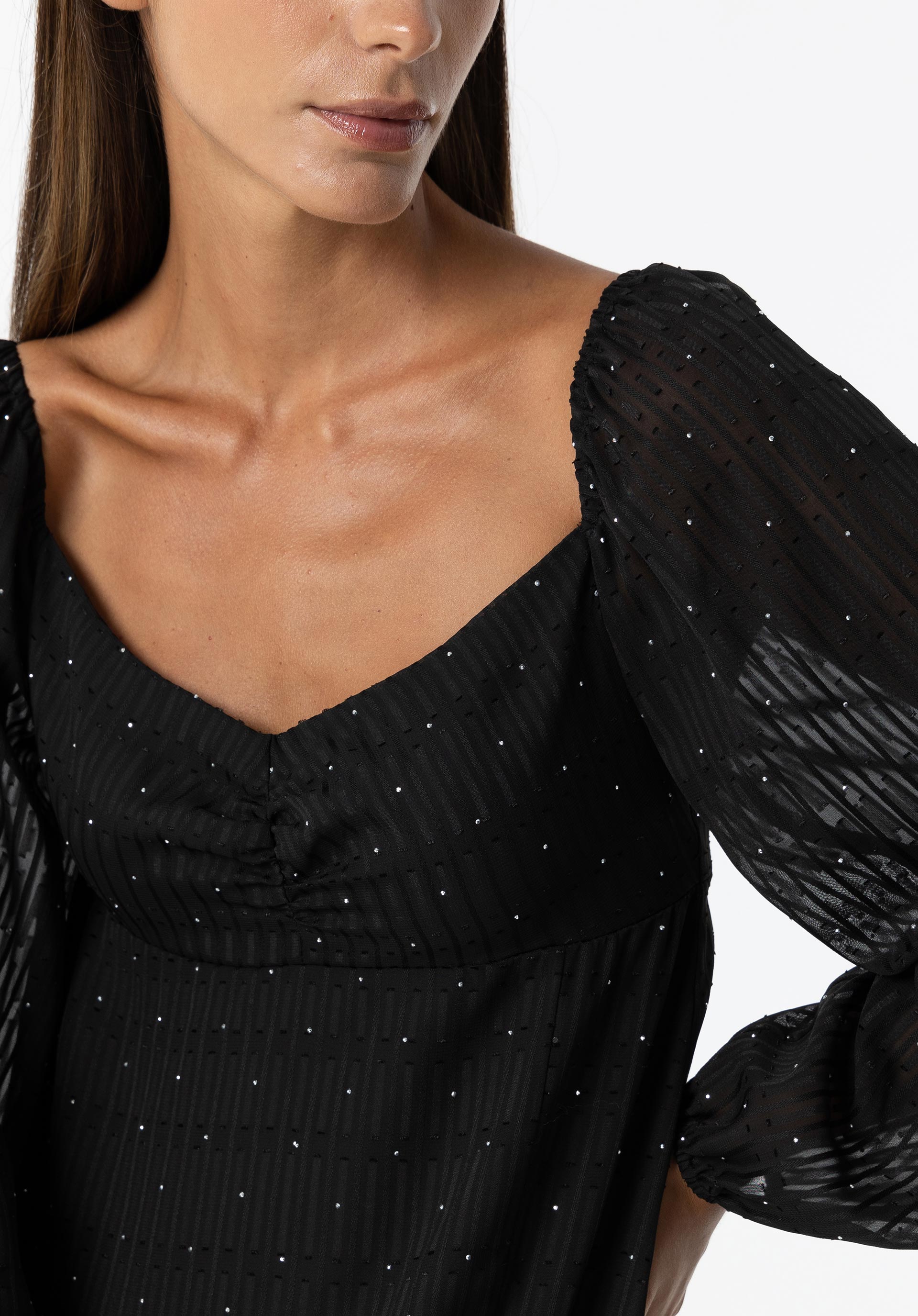 Vestido Midi com Aplicações