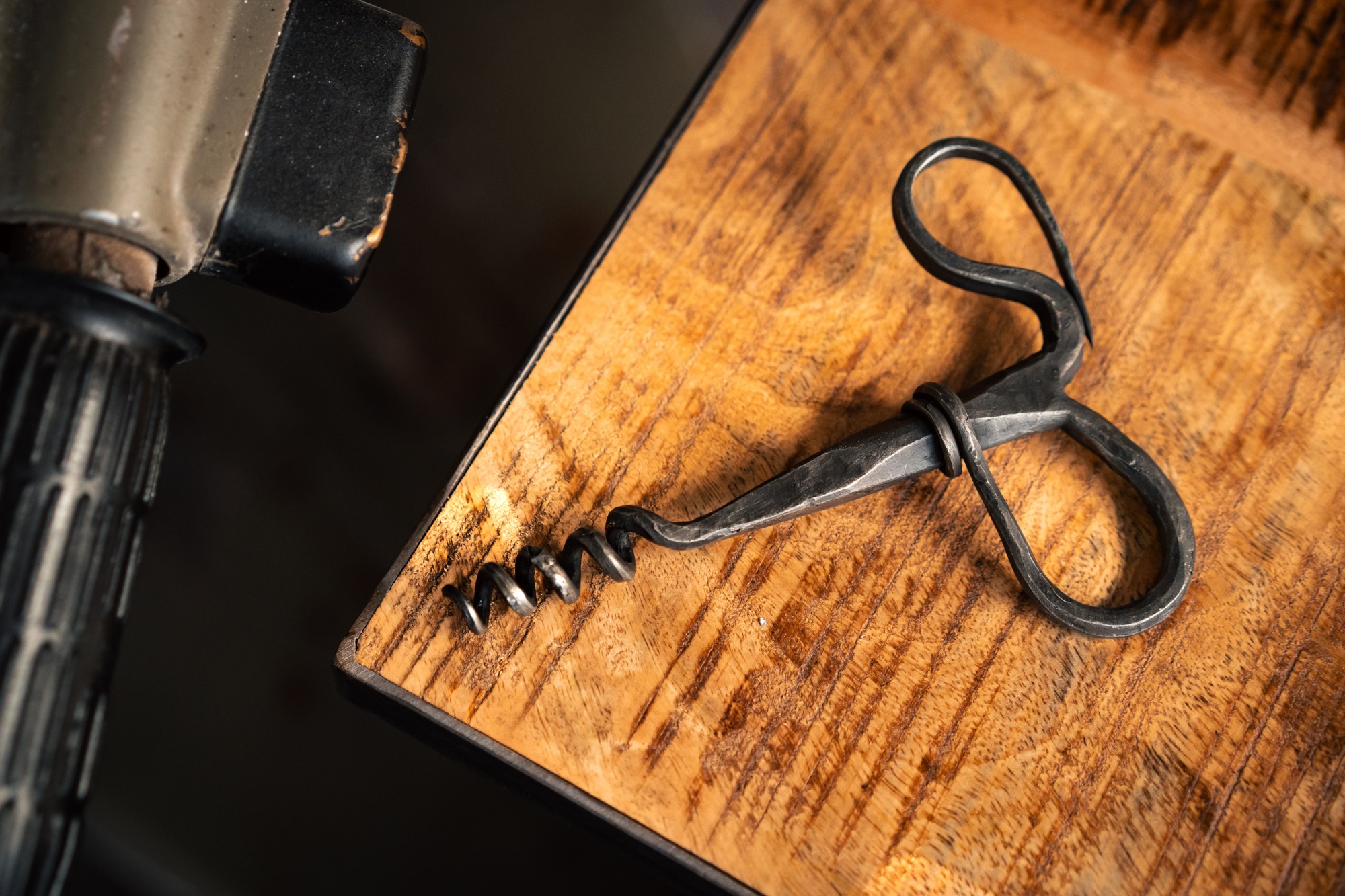 Korkenzieher handgeschmiedet, H 16 cm, B 10 cm zu 8,90
