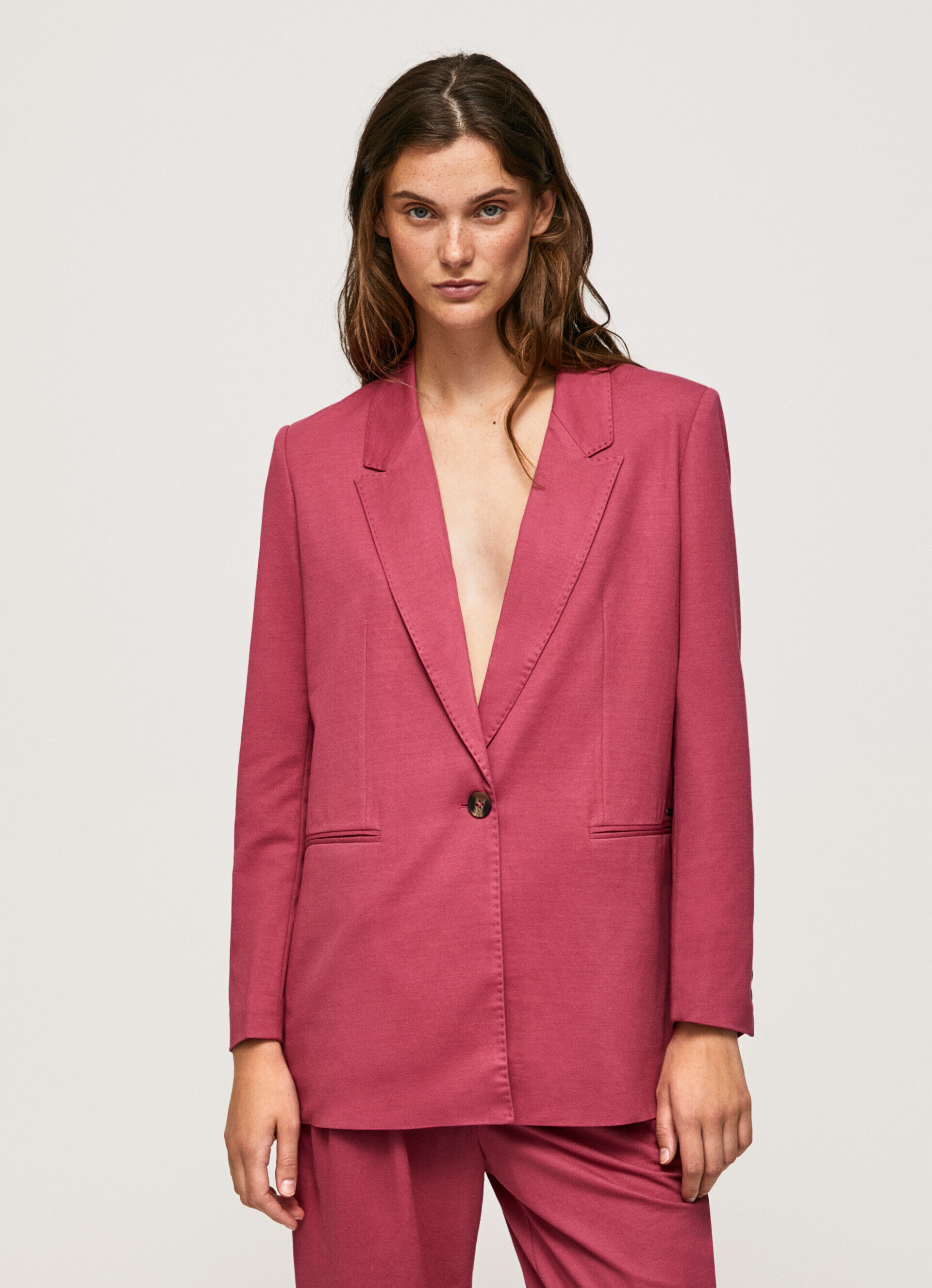 Blazer liso com ombreiras - rosa blush escuro