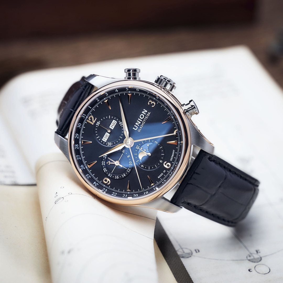 Union Glashütte Belisar Chronograph Mondphase Bicolor Schwarz - Englische Version