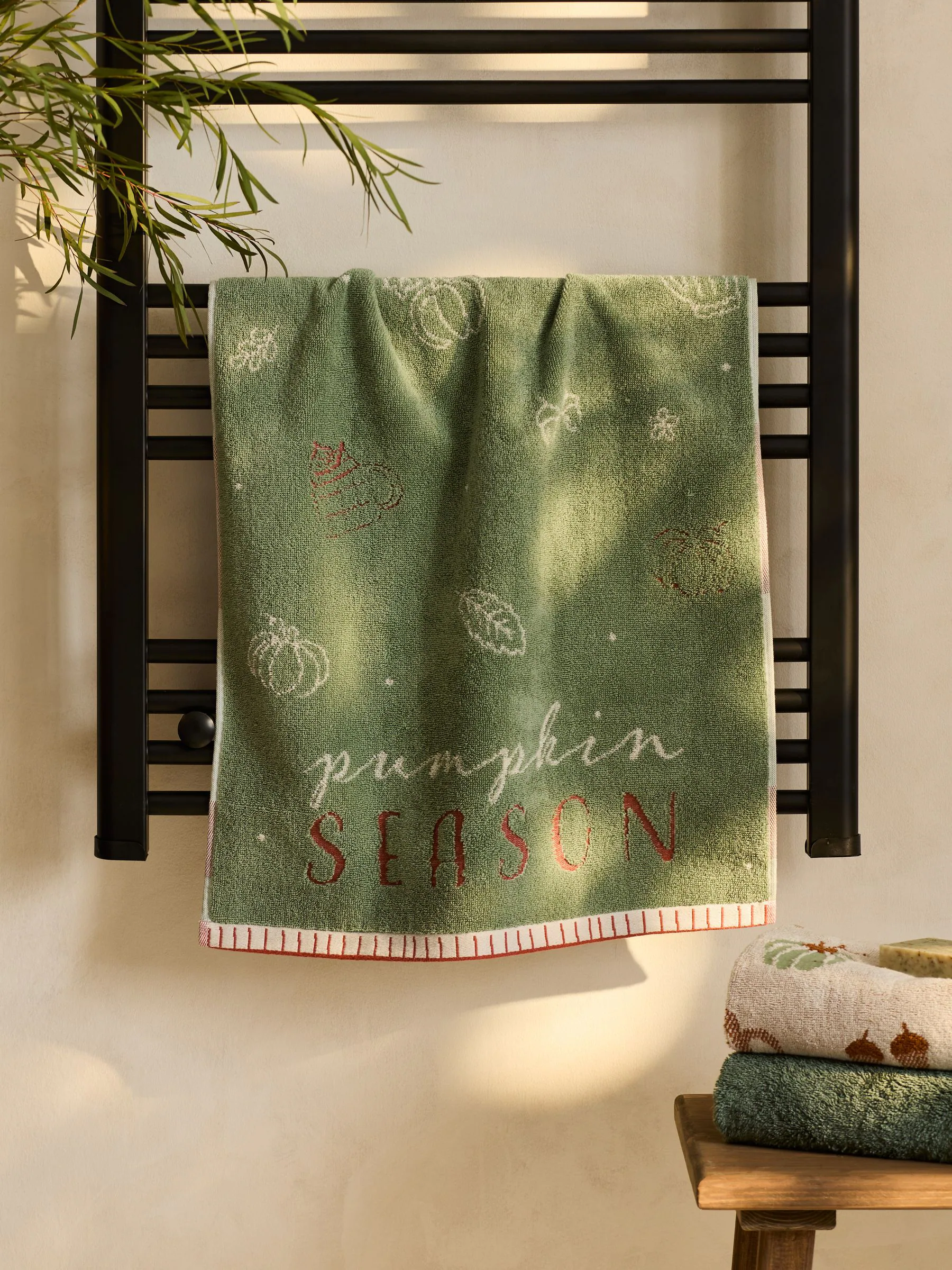 Set of 2 Autumn Pumpkin Season 100% Cotton Hand Towels