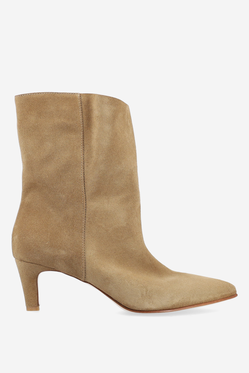 Pointed-toe suede ankle boots
