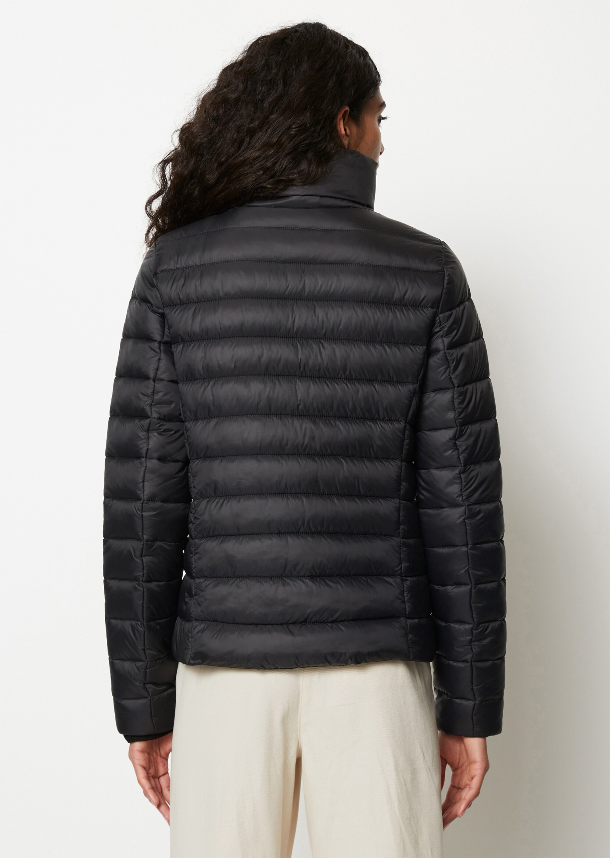 Steppjacke fittedmit wasserabweisender Oberfläche