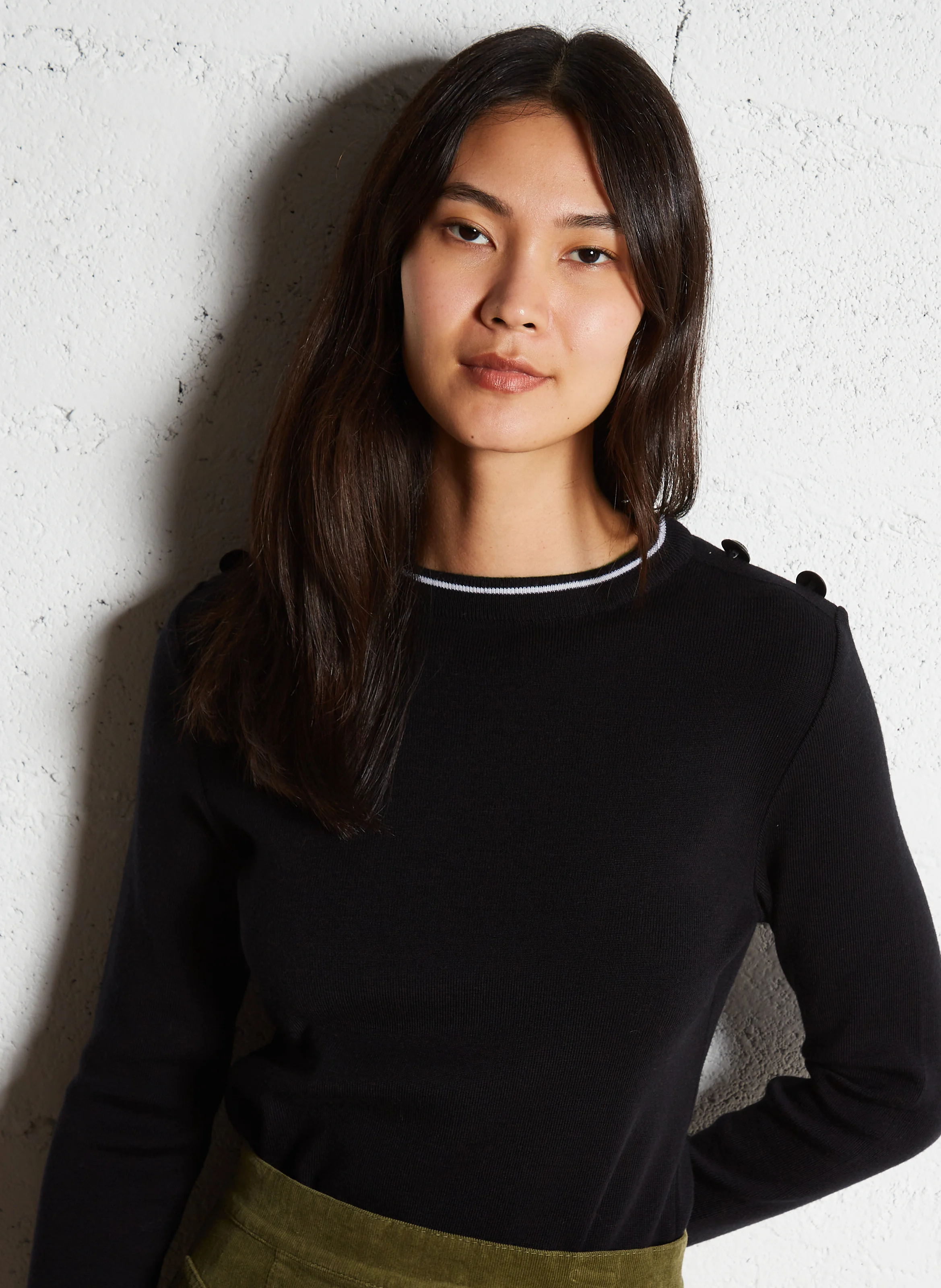 Pull ajusté col rond en laine | Noir