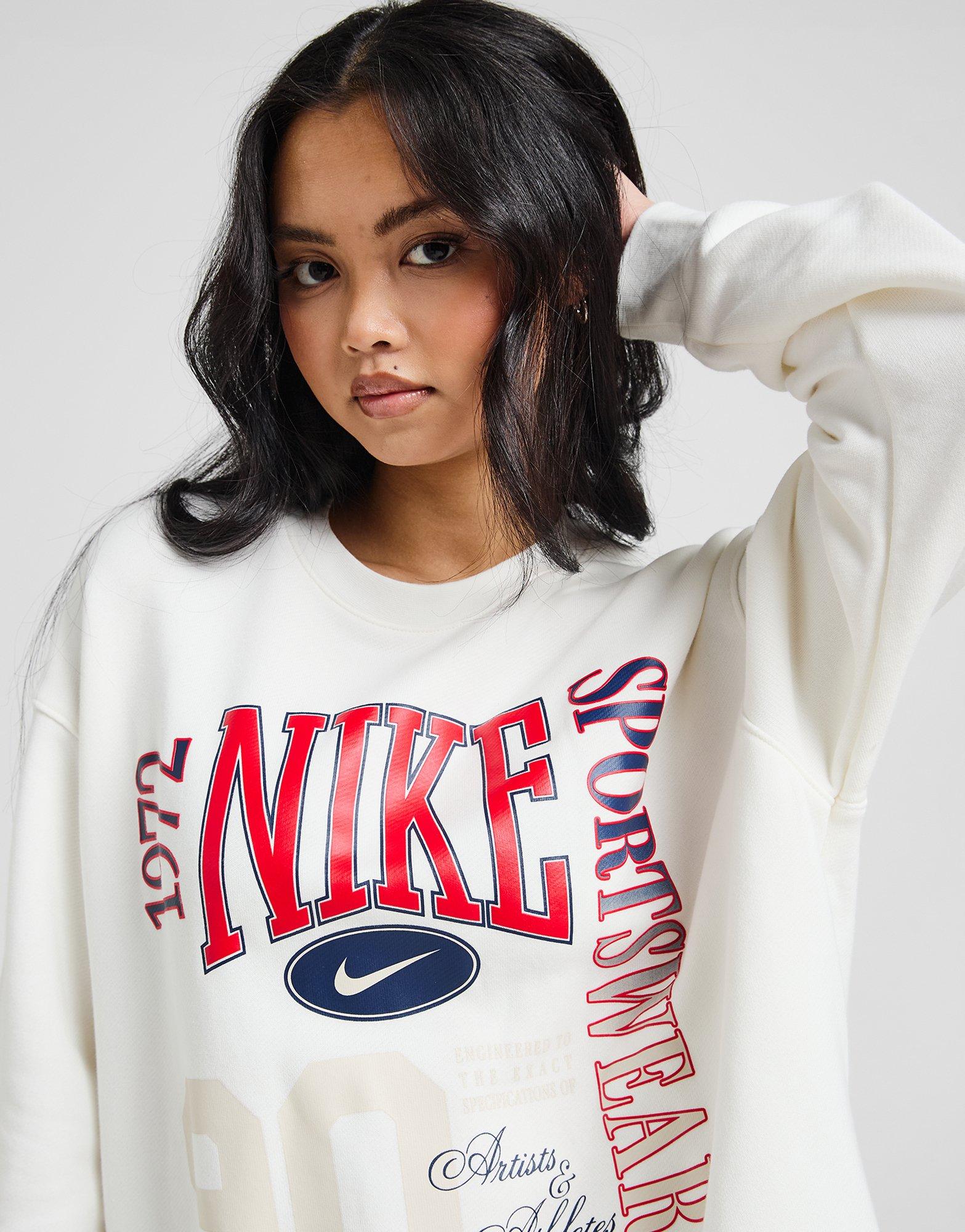 Nike Street Graphic Crew Sweatshirt