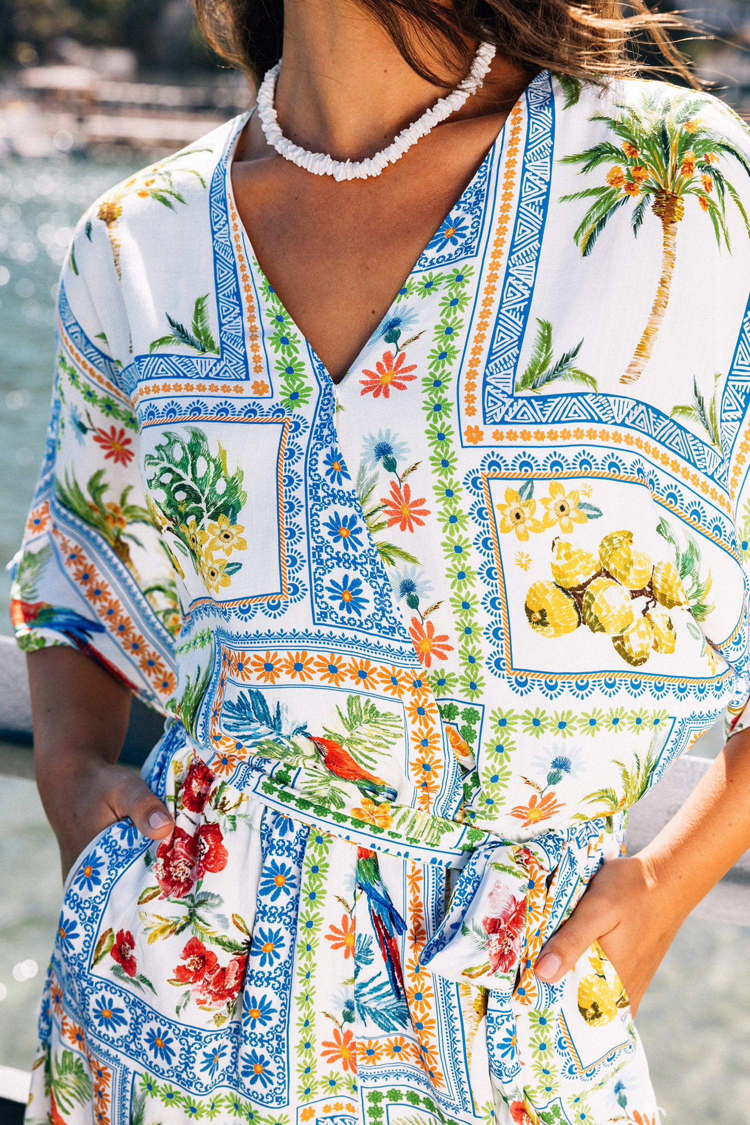 Combishort avec ceinture à imprimé tropical