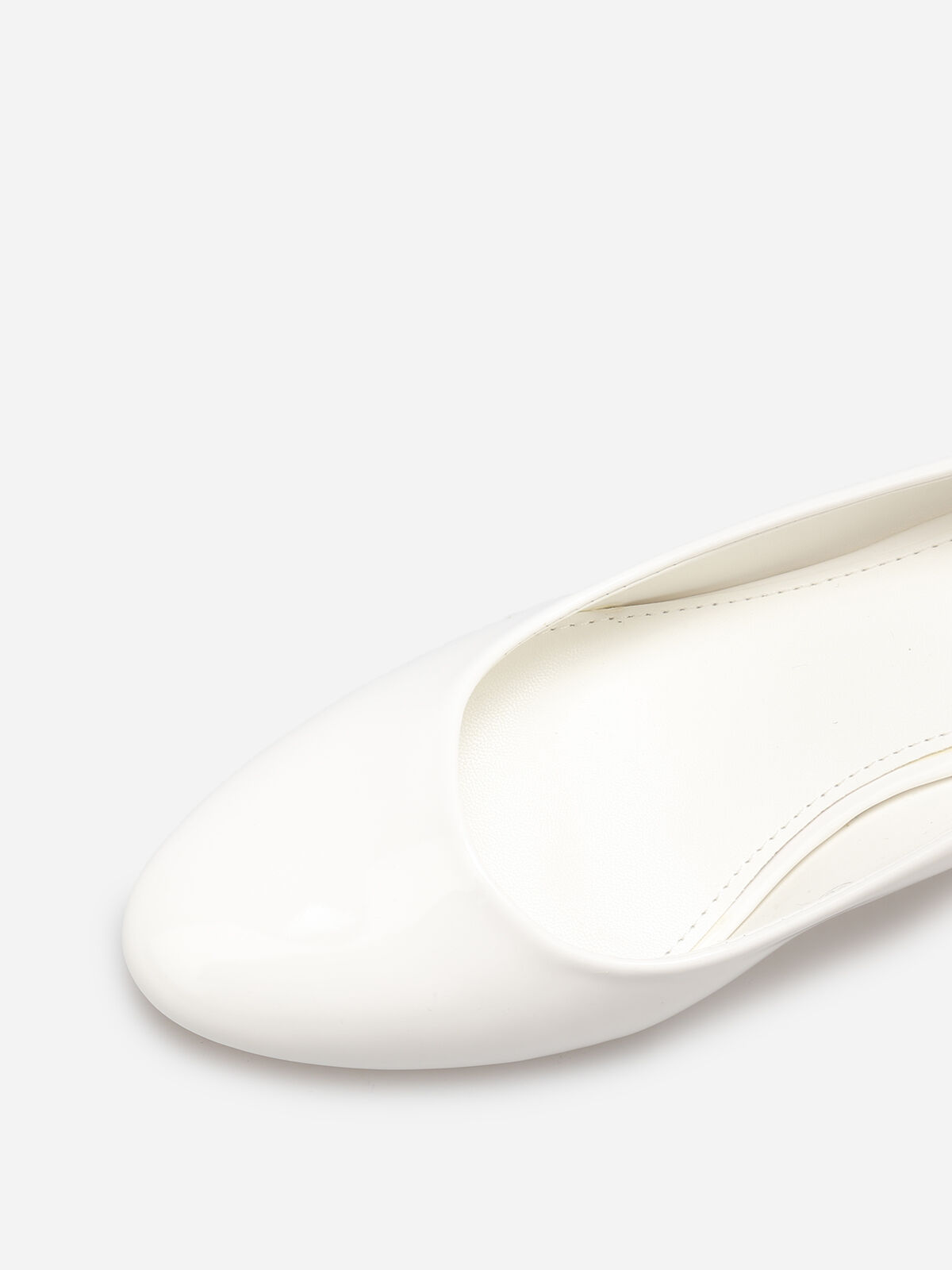 Escarpins vernis à petit talon- Blanc