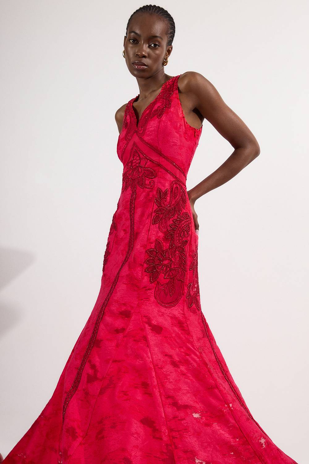 KarenMillen Robe maxi tissée à décolleté en V profond, ornée de motifs tropicaux Burnout