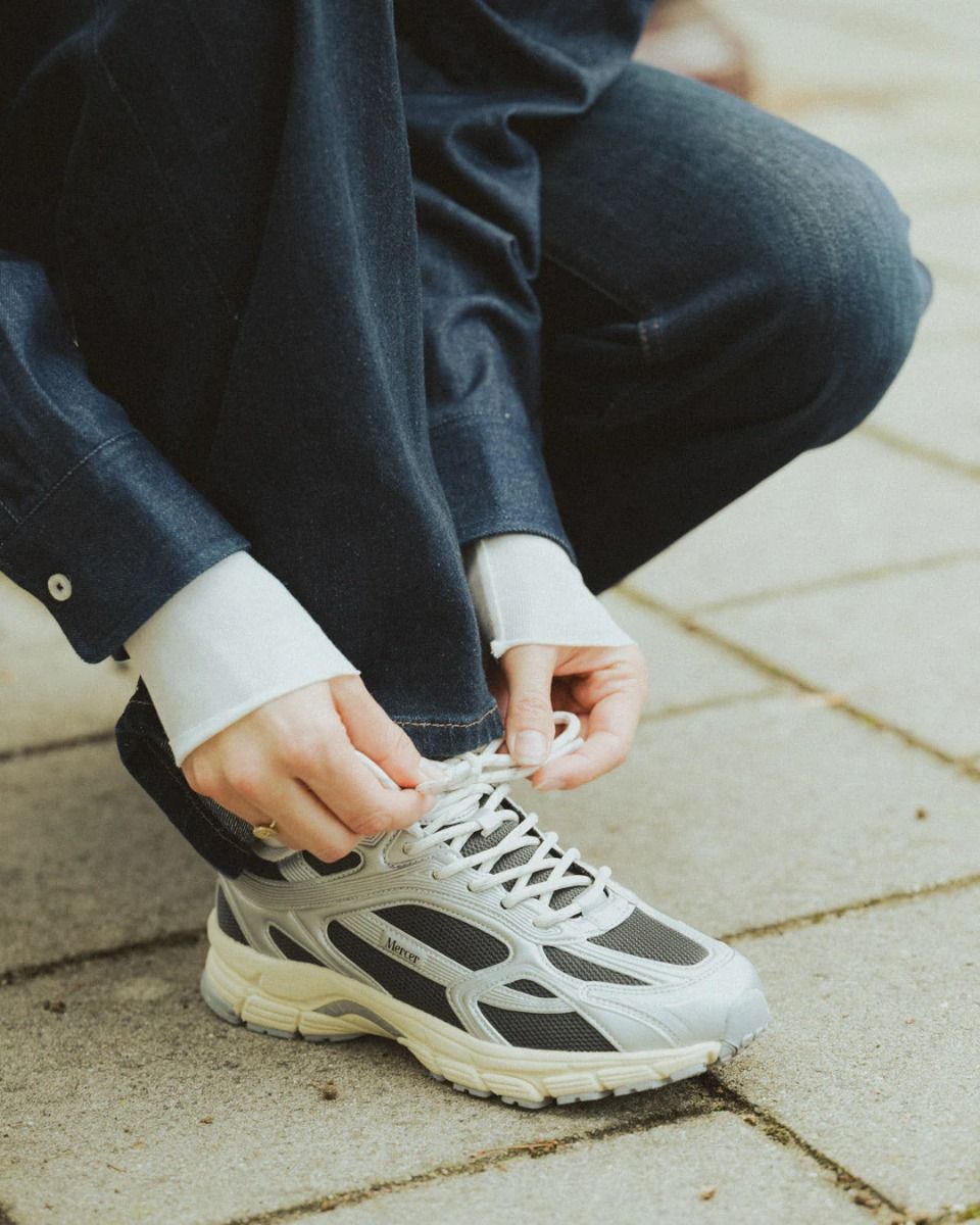 Mercer Amsterdam The Re-Run High Frequency Donkergrijs/Zilver Damessneakers