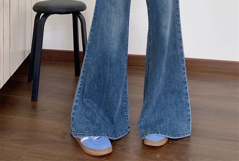 Puffie - High Waist Washed Flared Jeans