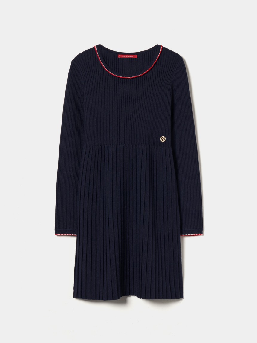 Vestido de malha com saia plissada