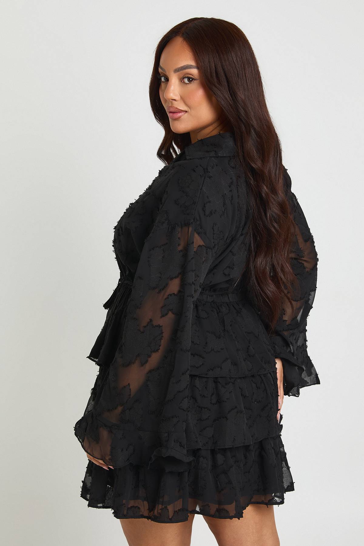 boohoo Robe Patineuse Grande Taille en Mousseline Dévorée à Volants