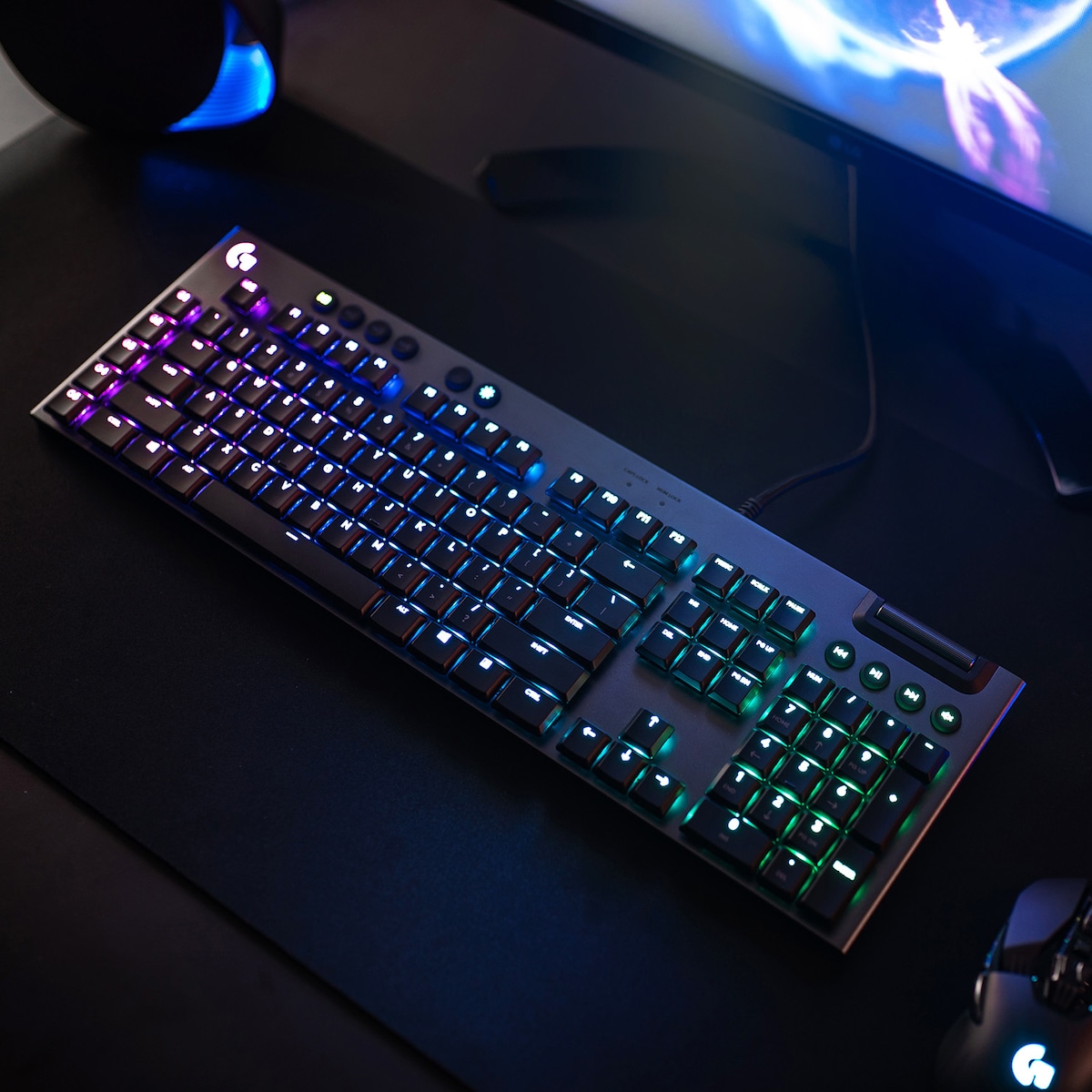 Logitech G815 gamingtastatur (GL Tactile-brytere)