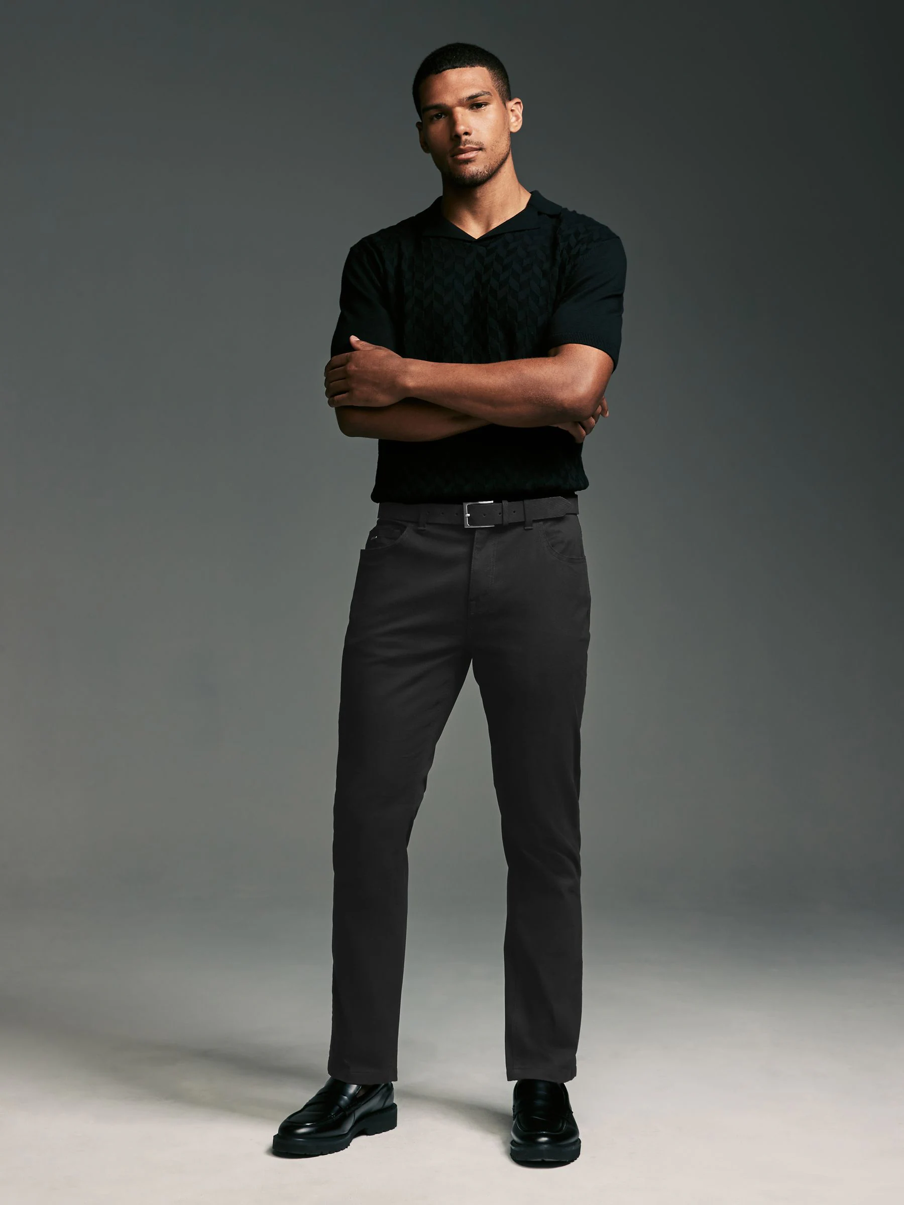 Zwart - Slim fit modieuze bedrukte stretchy chino's met riem