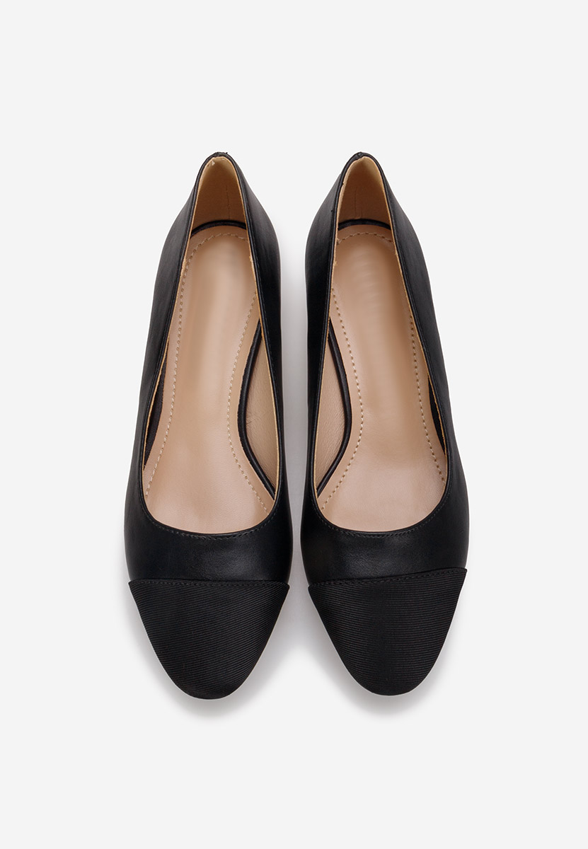 Chaussures à petit talon noirs Coram