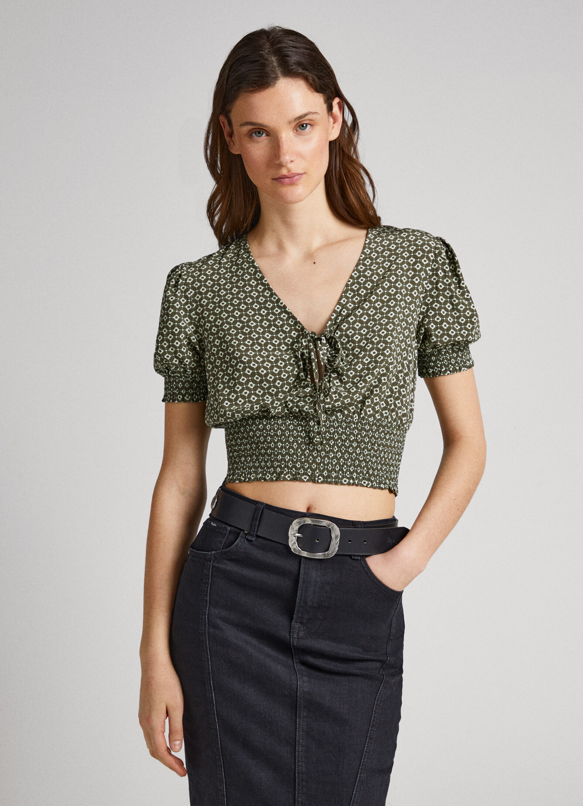 Blusa com estampa geométrica - multicolorida