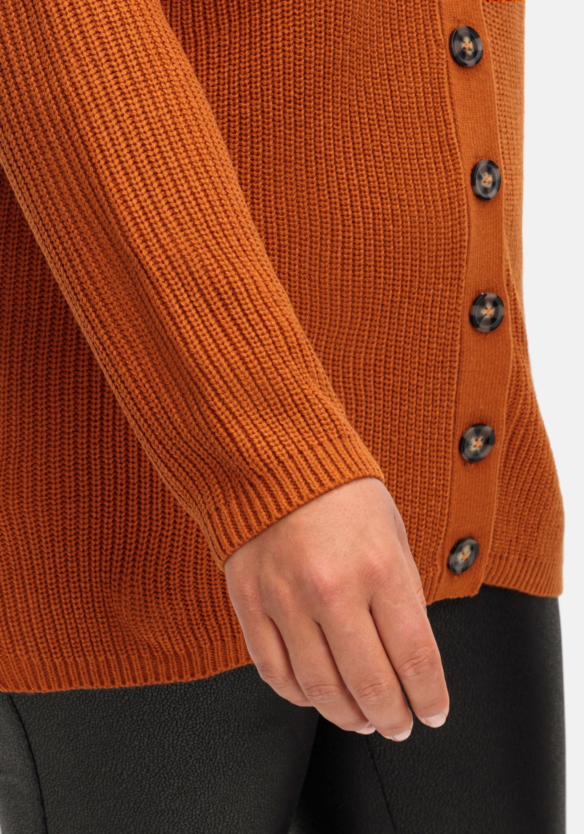 Strickjacke mit melierten Schmuckknöpfen