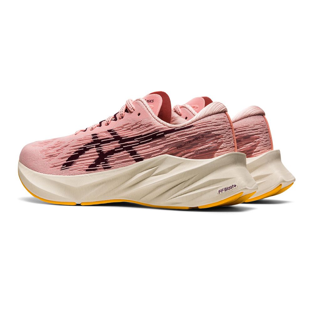 Asics NOVABLAST 3 - Chaussures running Femme frosted rose/deep mars
