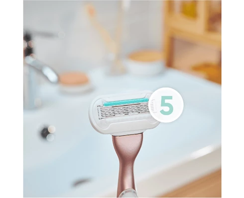 Venus Deluxe Smooth Sensitive Razor 1up