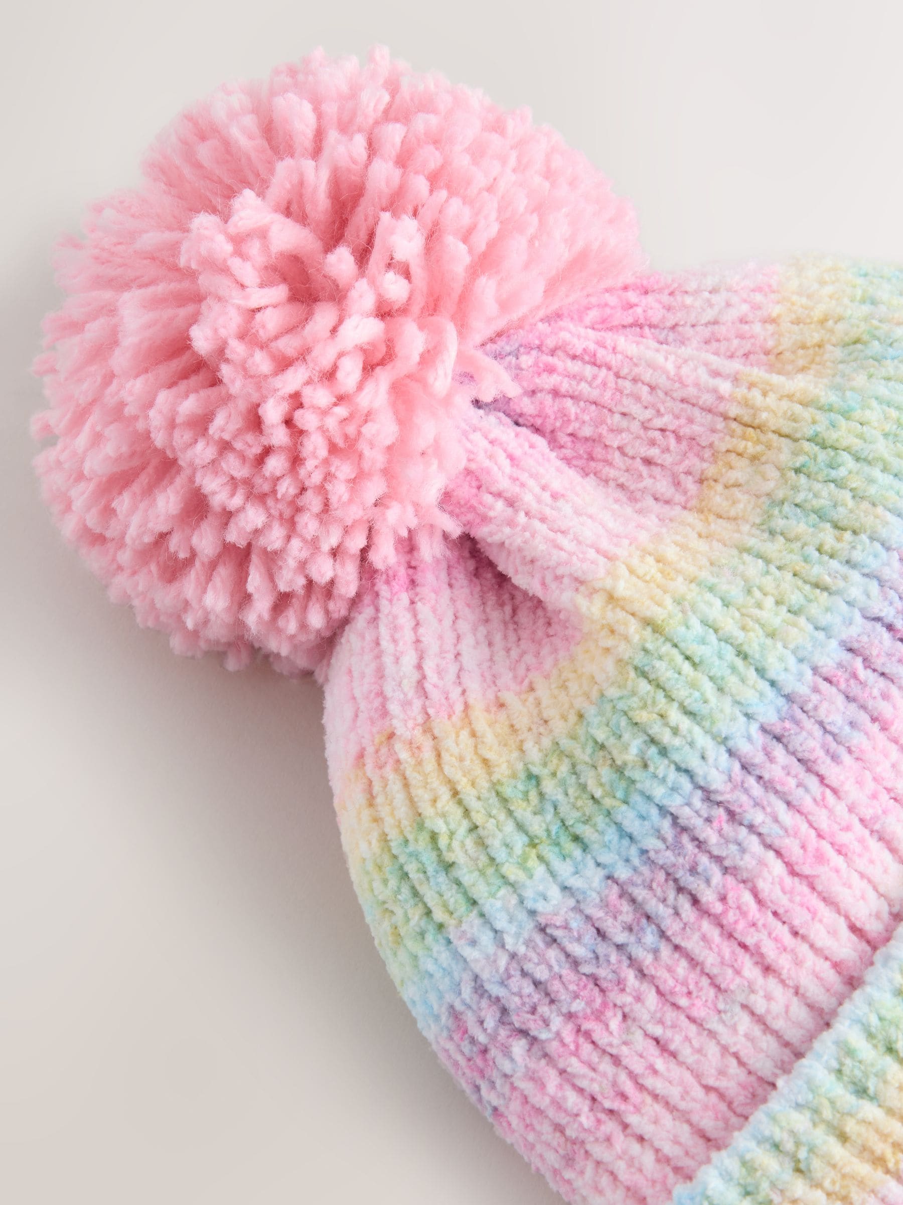 Meerkleurig - Gebreide babymuts van chenille met pompon (0mnd-2jr)