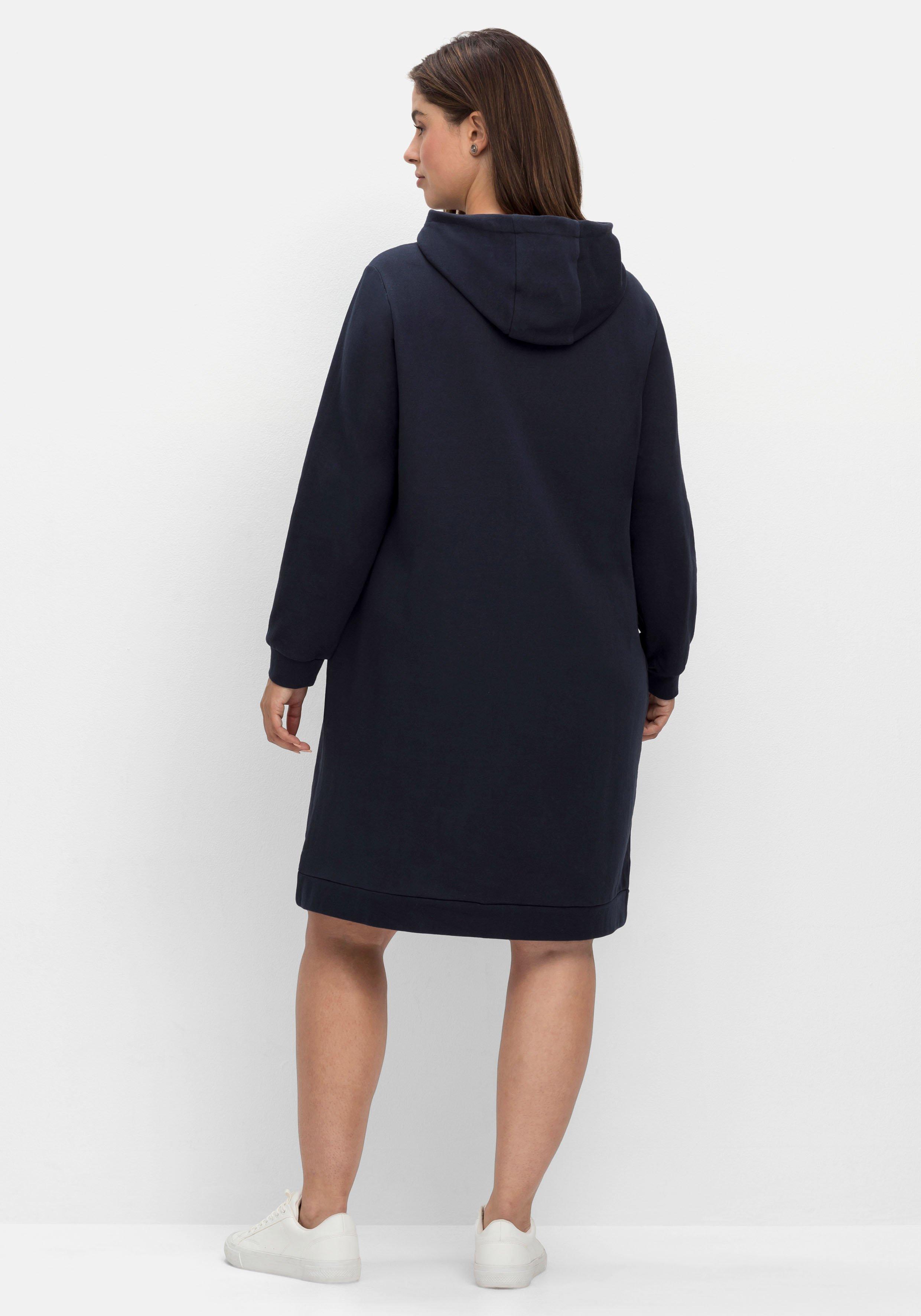 Kurzes Sweatkleid mit gefütterter Kapuze