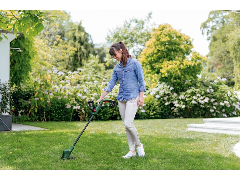 Bosch Akku-Rasentrimmer EasyGrassCut 18 V - 26 Solo Akkugetriebener EasyGrassCut 18-26 Trimmer für natürliche und bequeme Gartenarbeit