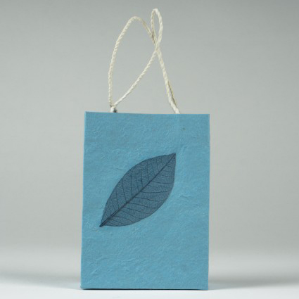 Tasche aus handgeschöpftem Papier, blau, L 11,5 cm, B 5 cm, H 16 cm günstig bestellen