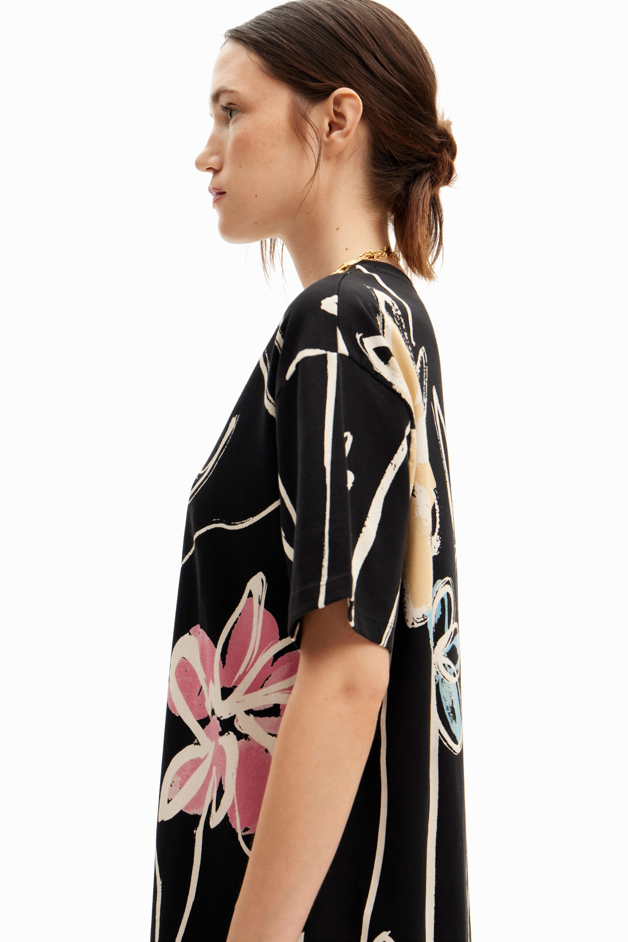 Vestido curto flores ilustradas