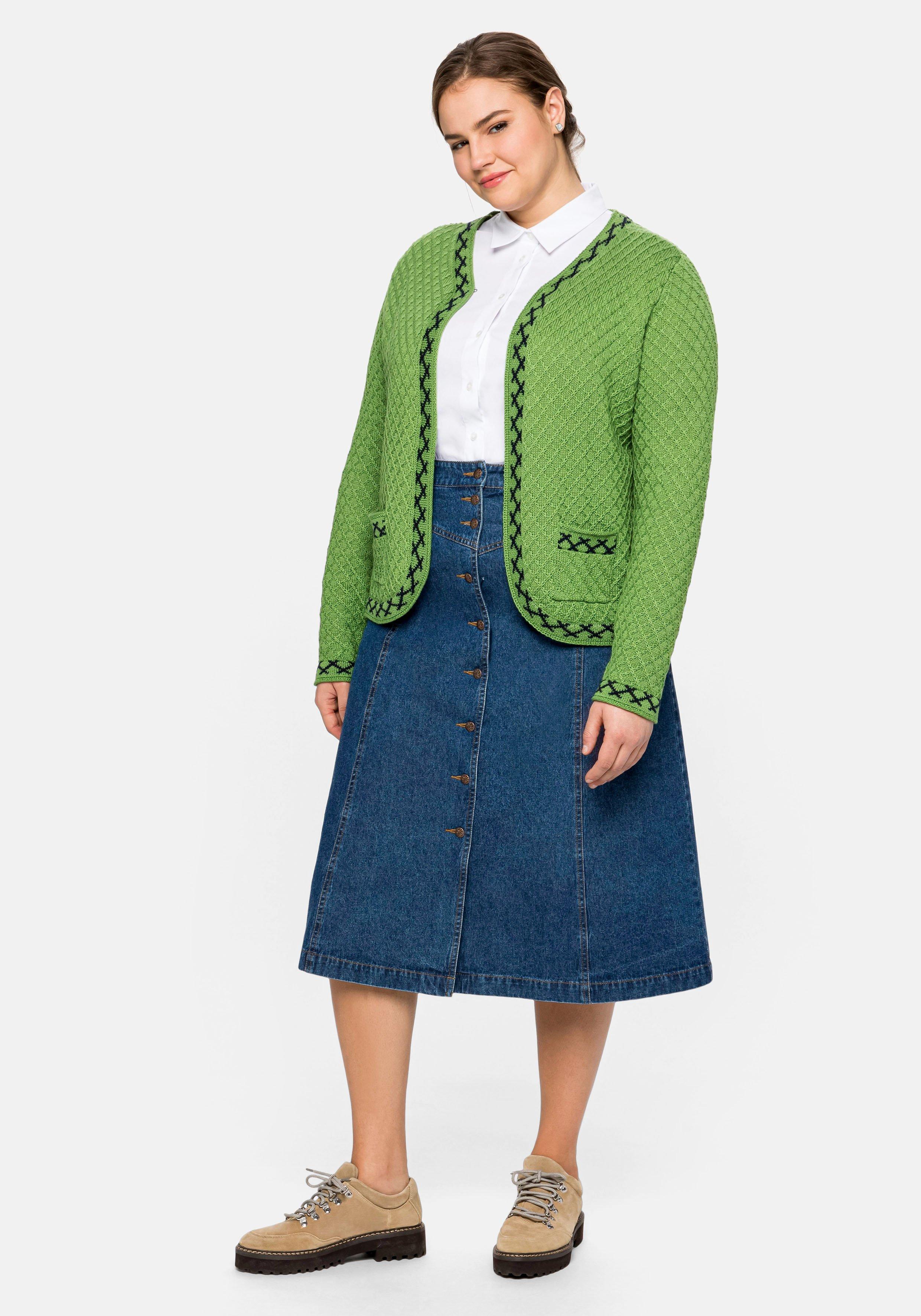 Kurze Trachten-Strickjacke mit Zierborte