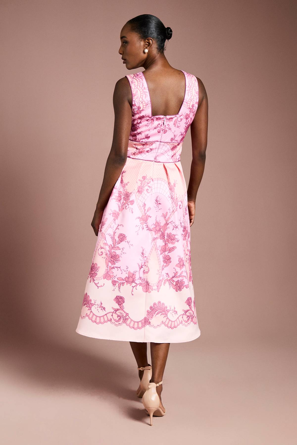 Coast Robe Midi Structurée en Satin à Col V avec Imprimé Placé