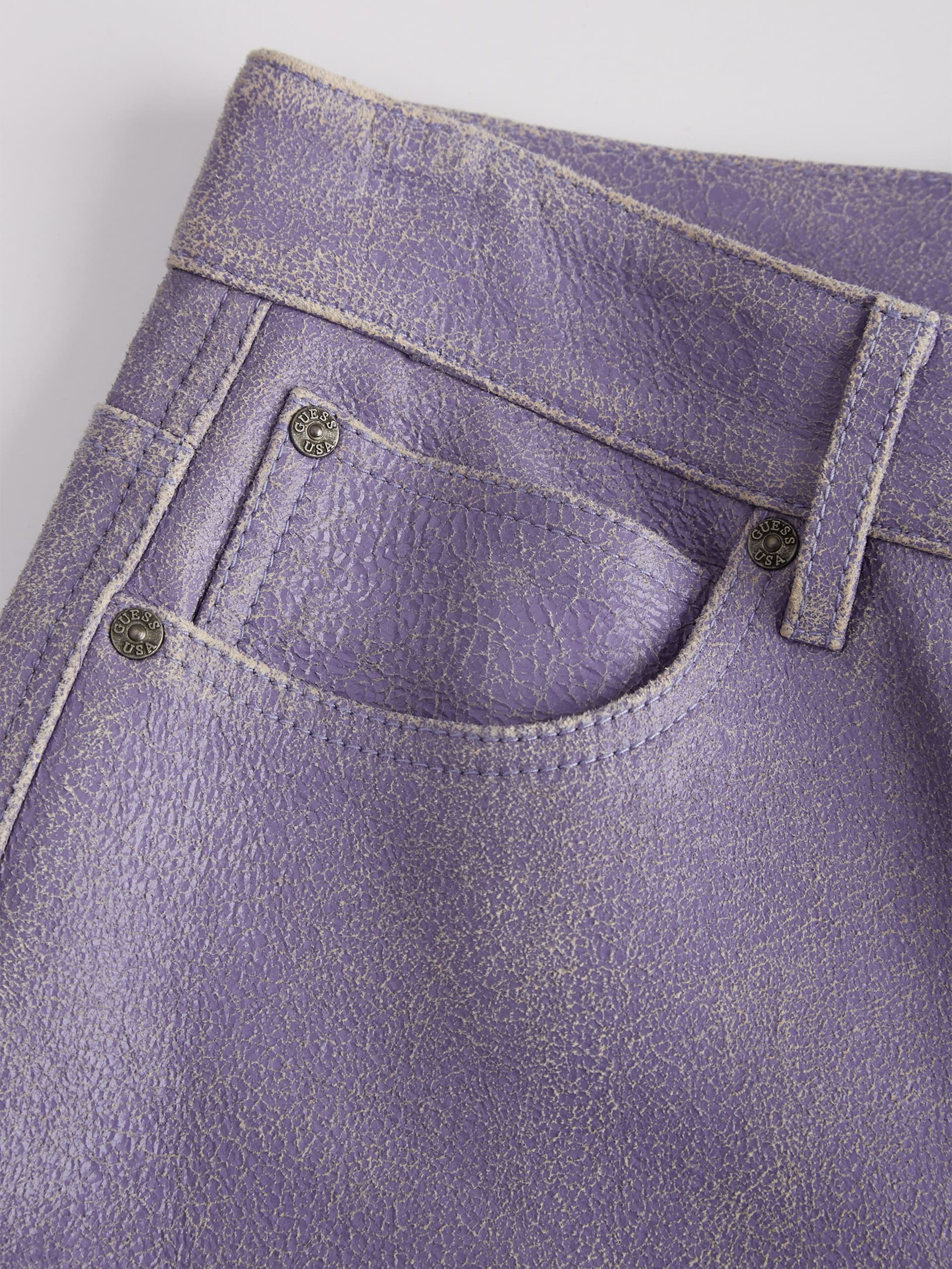 Shorts de couro rachado